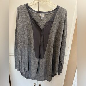 Old Navy 1x Gray Button-Up V-Neck Top